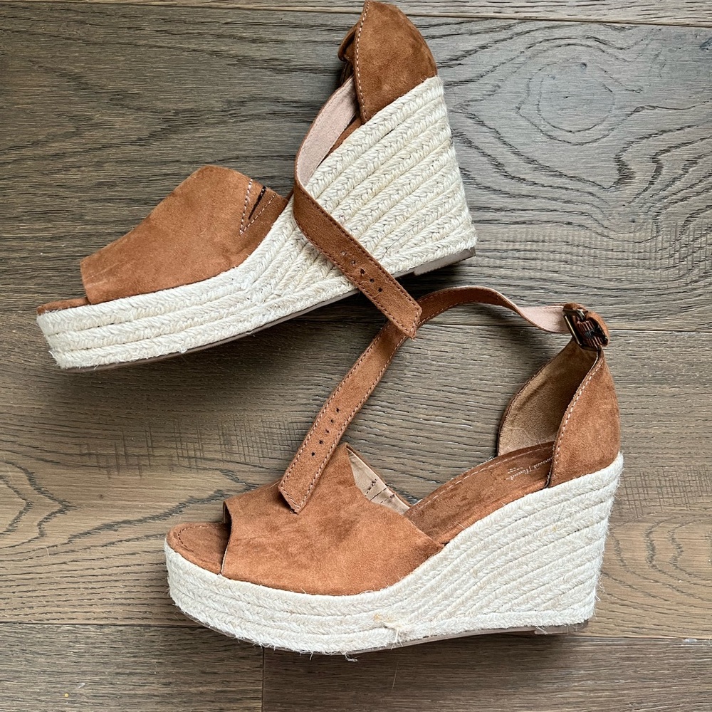 Universal Thread wedges. Size 8.5